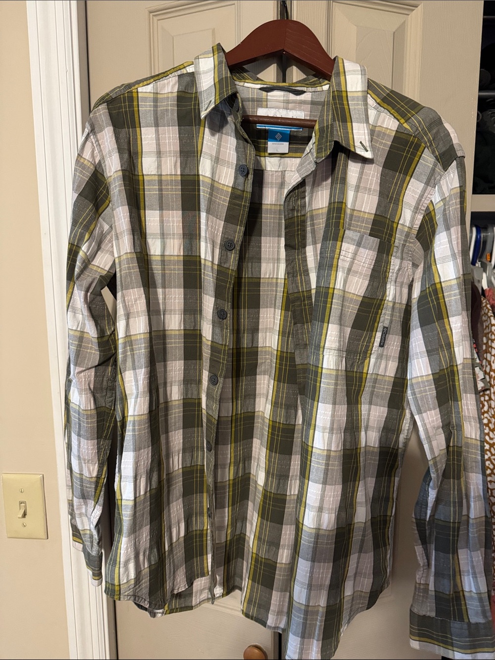 Columbia Men's Large  Button-Up Shirt